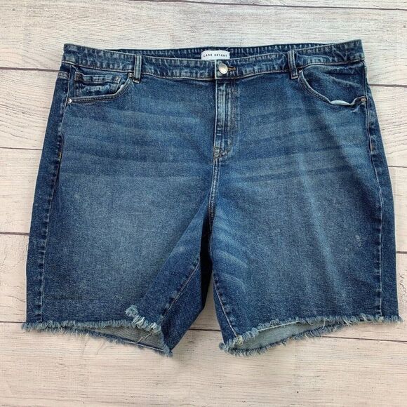 Lane Bryant Jean Shorts sz 24 Plus Mid Rise Boyfriend Berrmuda Inseam 5.5" - Picture 1 of 11